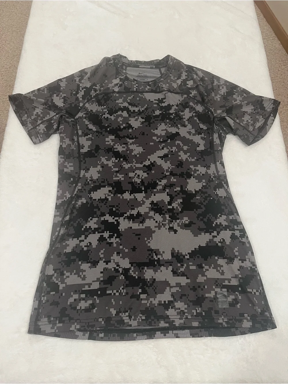 Nike Pro Hypercool Fitted Digital Camo Short Sleeve Shirt - Medium
